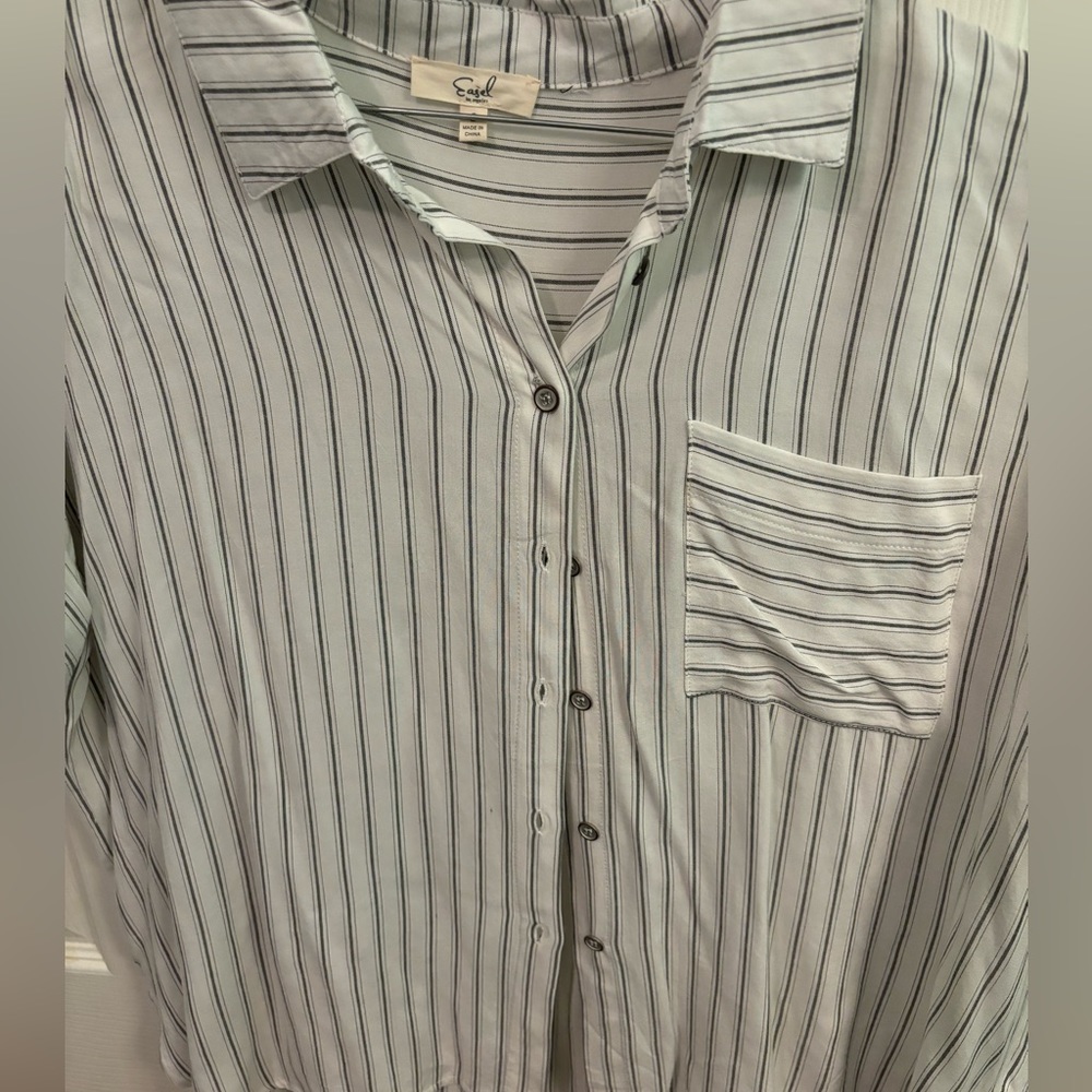 Eajel Las Angeles Gray & White Stripped Button Up